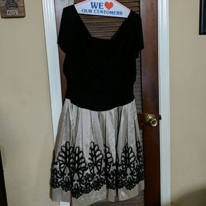 Gorgeous dress from Dressbarn Collection in sz. 18